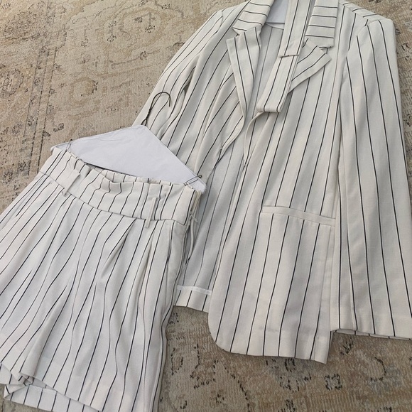 Dynamite Matching Shorts Suit Set - Picture 2 of 3